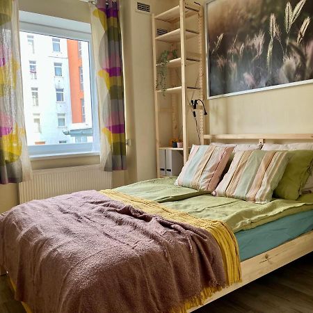 Cozy Vibes Like Home It Is Quiet Apartment With Three Bedrooms Riga Exterior foto