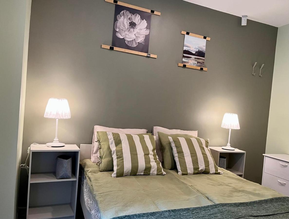 Cozy Vibes Like Home It Is Quiet Apartment With Three Bedrooms Riga Exterior foto