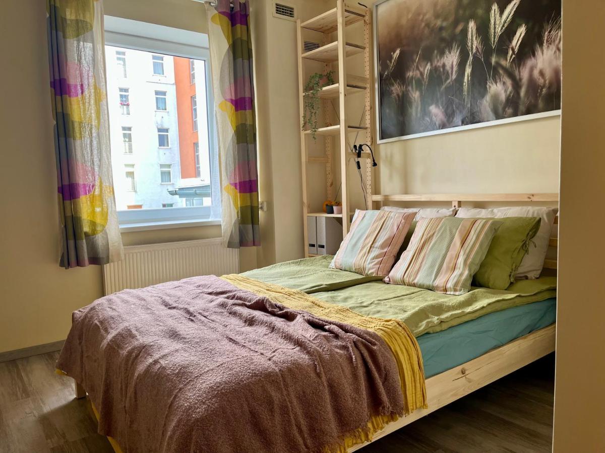 Cozy Vibes Like Home It Is Quiet Apartment With Three Bedrooms Riga Exterior foto