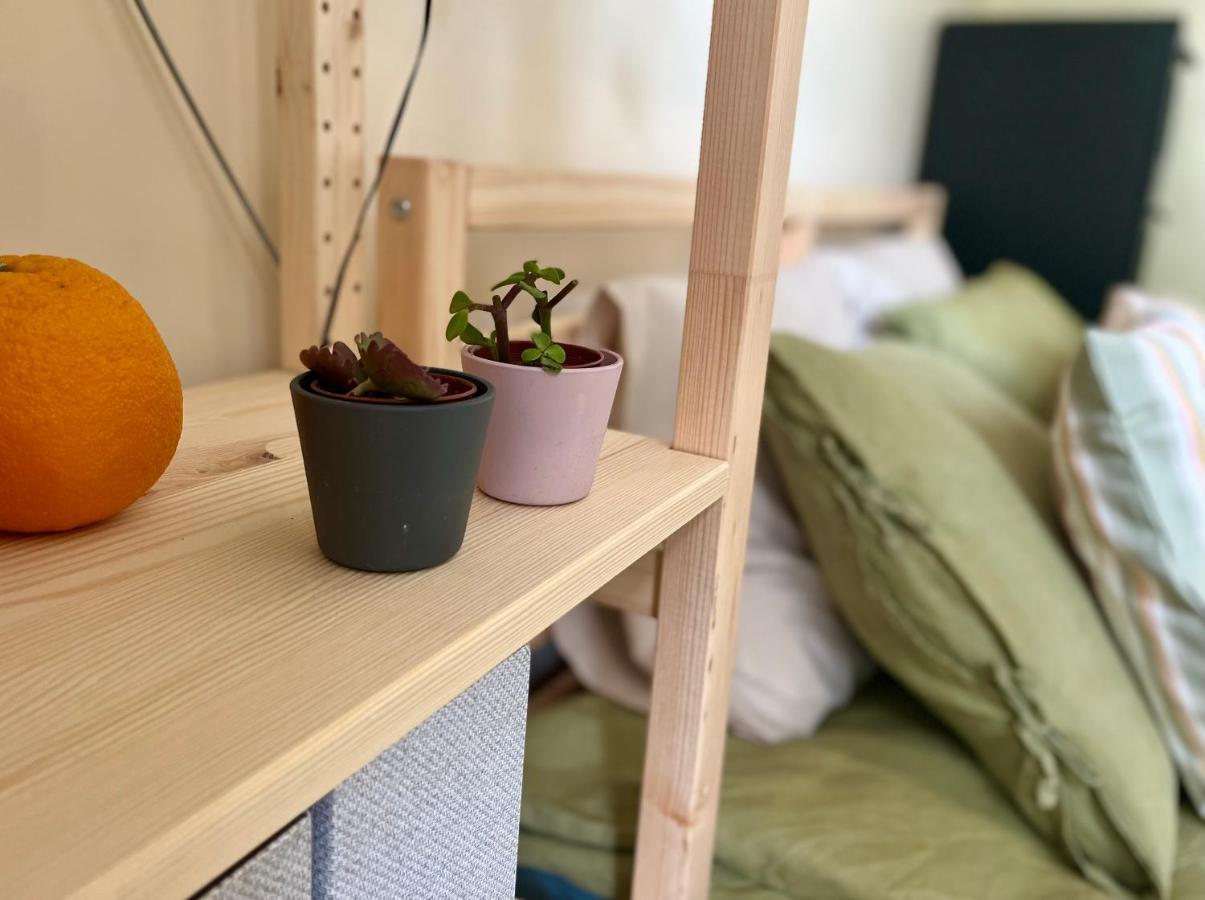 Cozy Vibes Like Home It Is Quiet Apartment With Three Bedrooms Riga Exterior foto