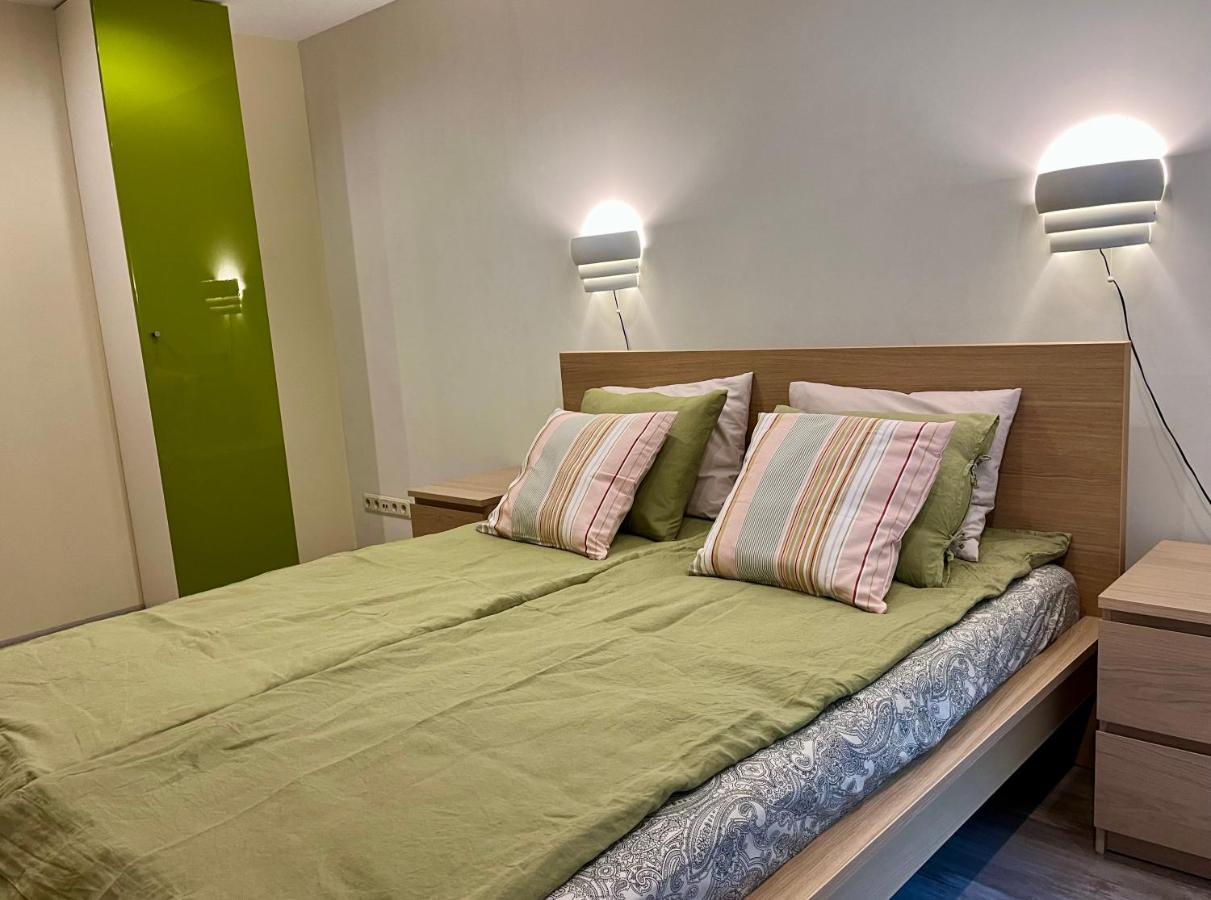 Cozy Vibes Like Home It Is Quiet Apartment With Three Bedrooms Riga Exterior foto